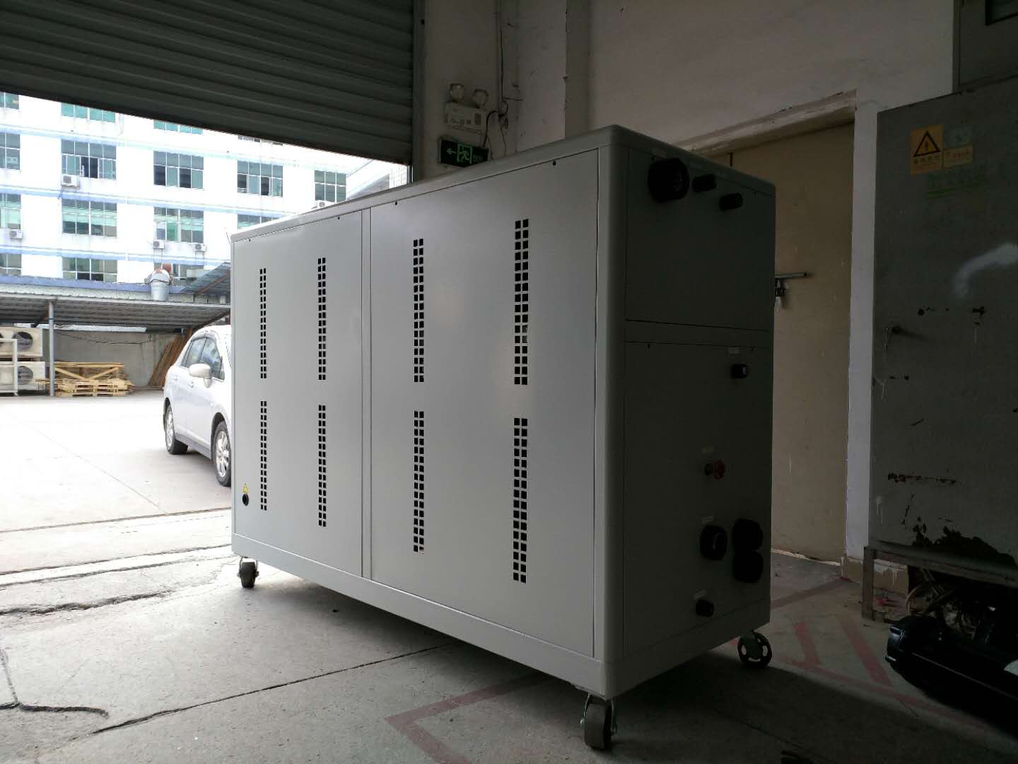 water cooled chiller.jpg